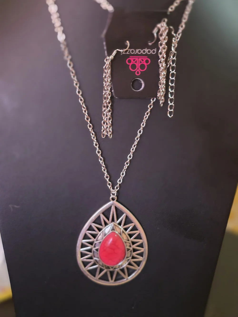paparazzi Silver Teardrop Necklace with Pink Stone